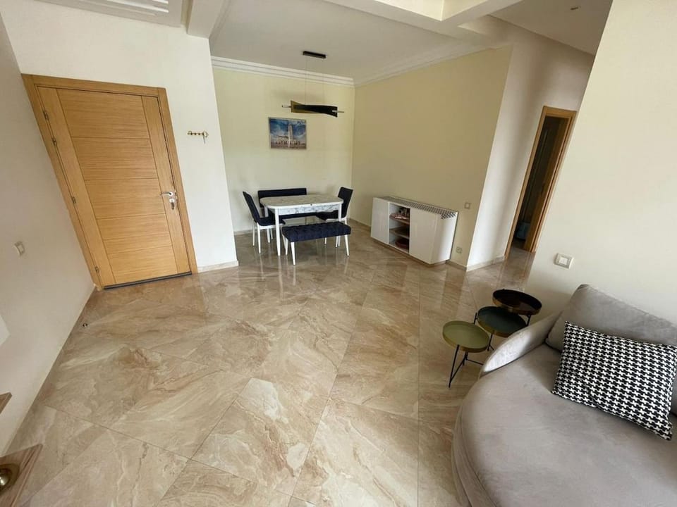 Plage, piscine et détente à Casa Bay Apartment in Casablanca-Settat
