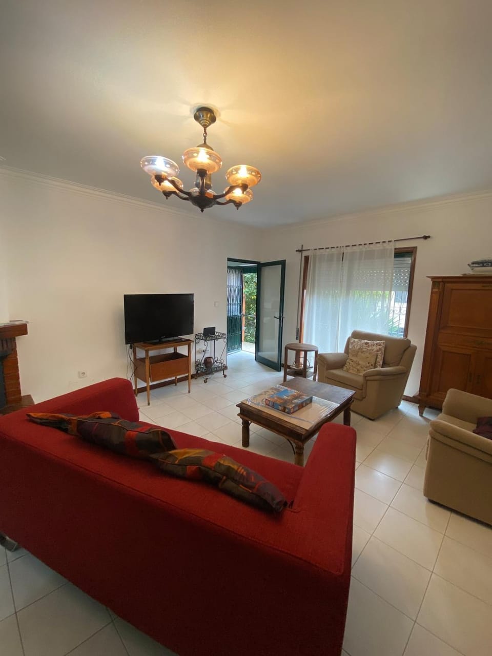 Communal lounge/ TV room, TV and multimedia, Living room, Seating area, Evening entertainment