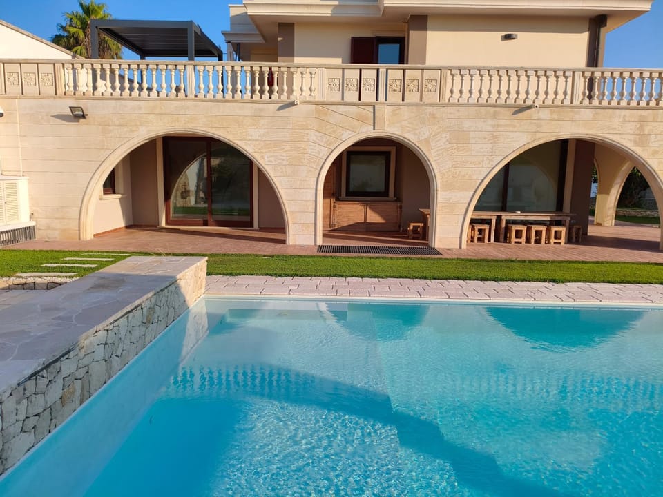 Property building, Swimming pool