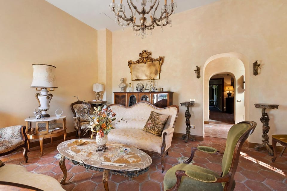 Palazzo Degli Angeli Bed and Breakfast in Province of Massa and Carrara