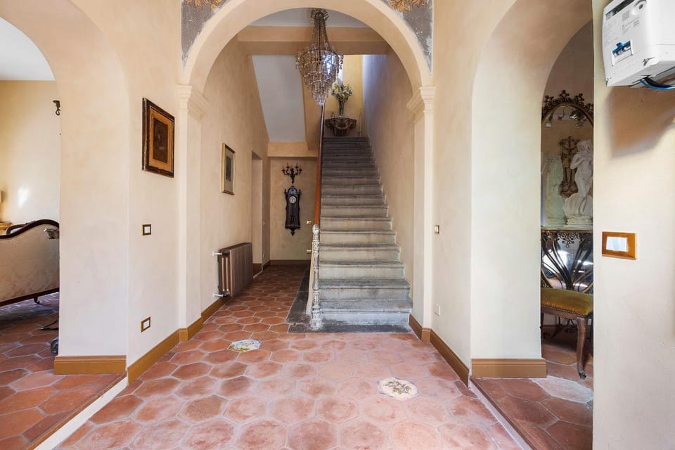 Palazzo Degli Angeli Bed and Breakfast in Province of Massa and Carrara