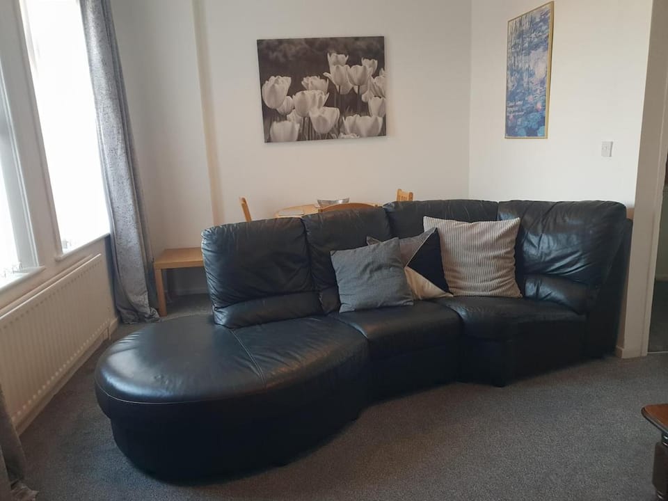 Lovely 2 bed apartment, 5 mins into Newcastle - Sleeps 6 Apartment in Gateshead