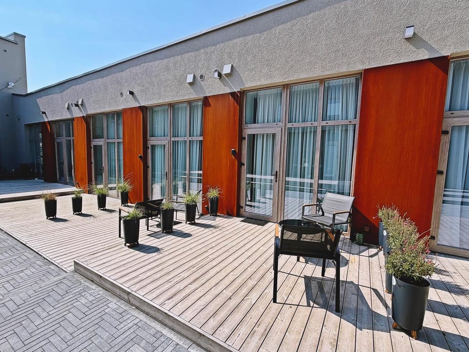Patio, Day, Balcony/Terrace