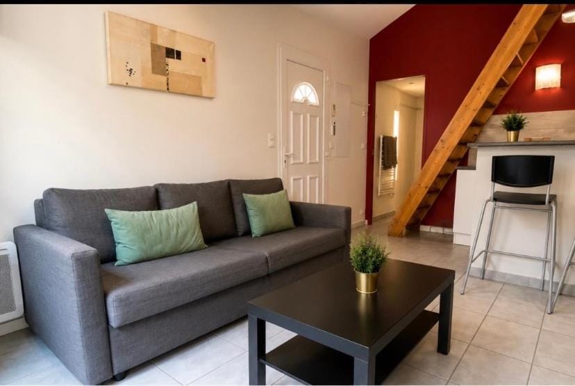 Votre pause café en extérieur, tram 200m Apartment in Bordeaux