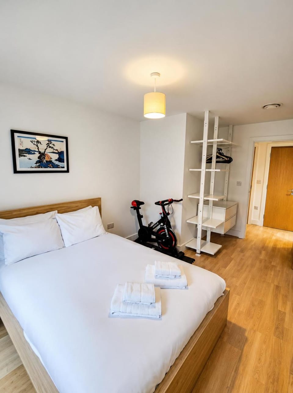 Bed, Photo of the whole room, Bedroom