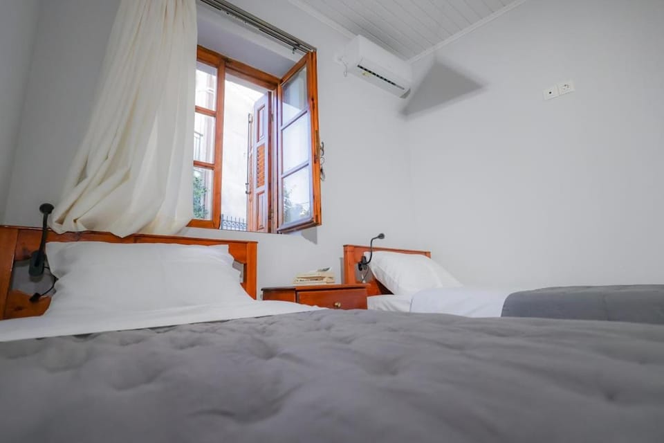 Corvus Corone Apartment in Messenia