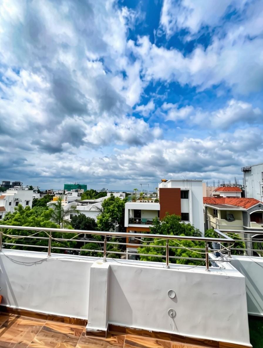 Skyline Rooftop Penthouse Retreat Apartment in Hyderabad