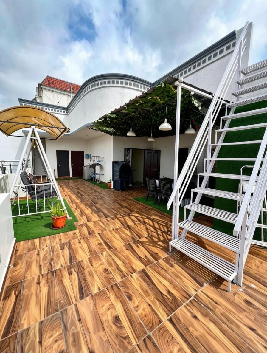 Skyline Rooftop Penthouse Retreat Apartment in Hyderabad