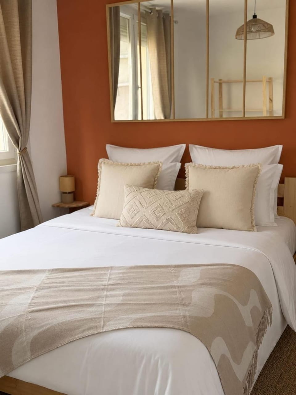Bed, Photo of the whole room, Bedroom