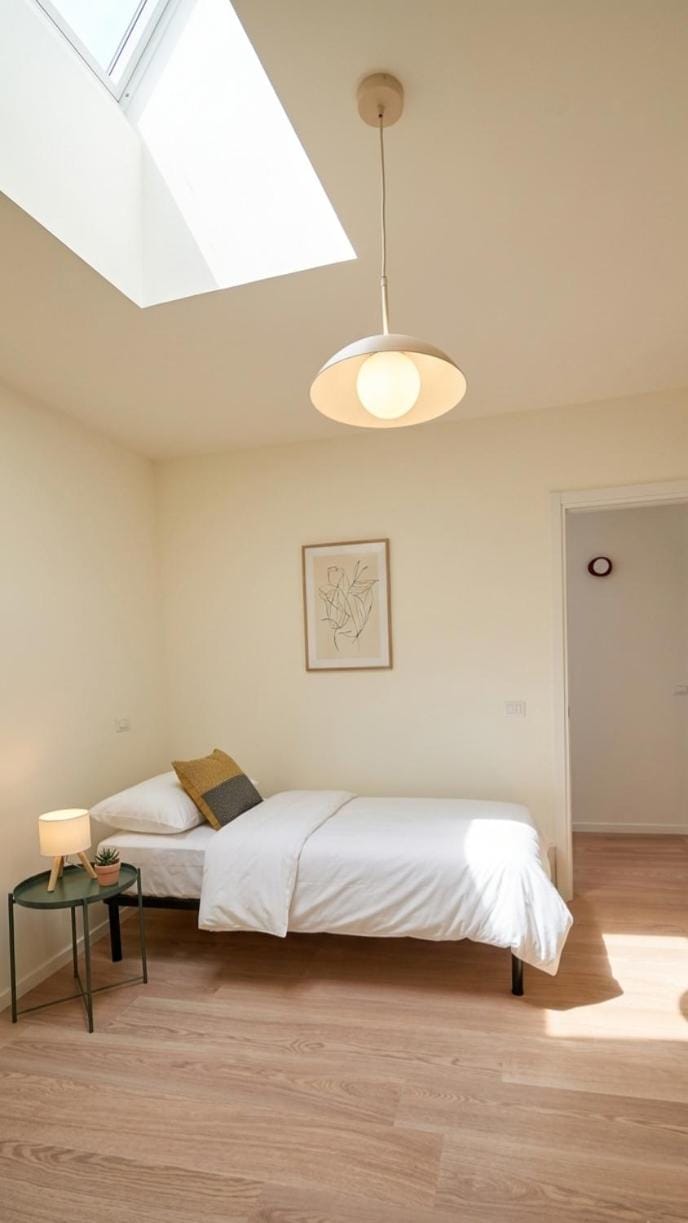 Bed, Photo of the whole room, Bedroom