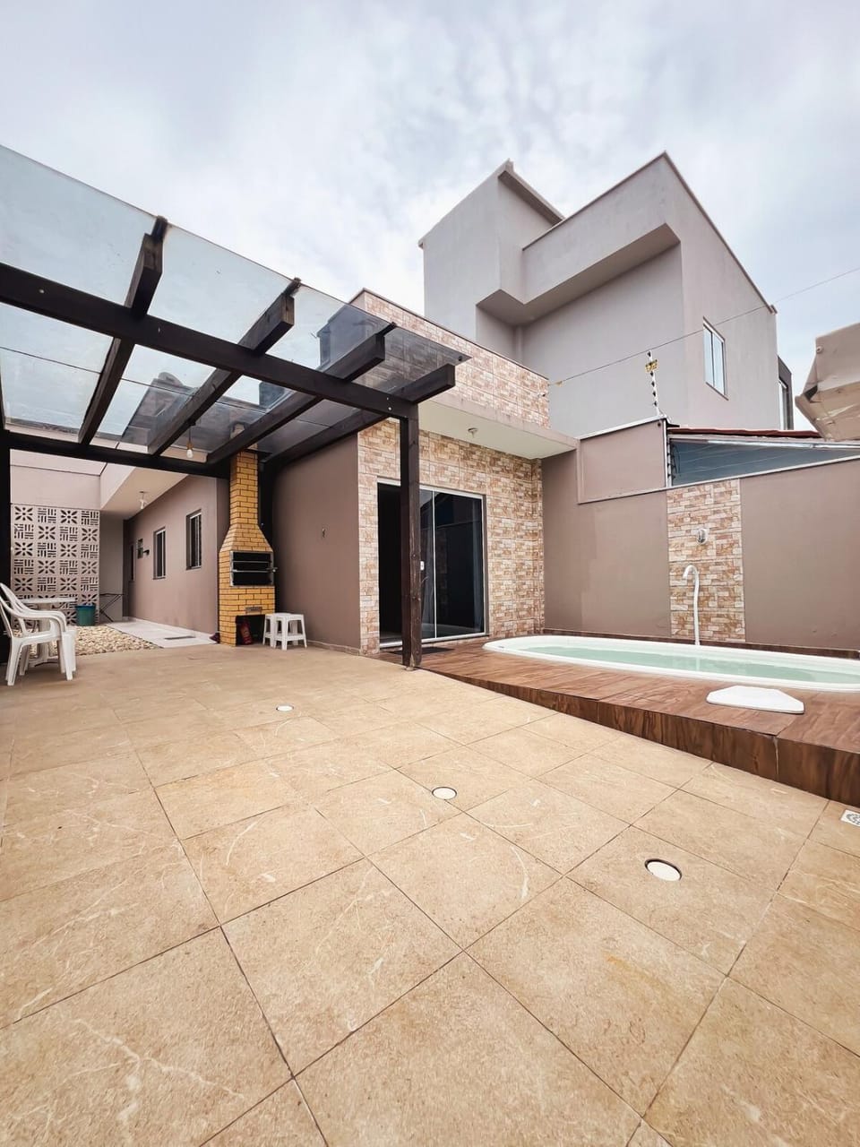 CASA COM PISCINA EM B PIÇARRAS A 800m DA PRAIA House in State of Santa Catarina