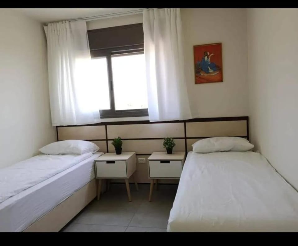 חופש יהונתן -מרגלות מגדל Apartment in North District