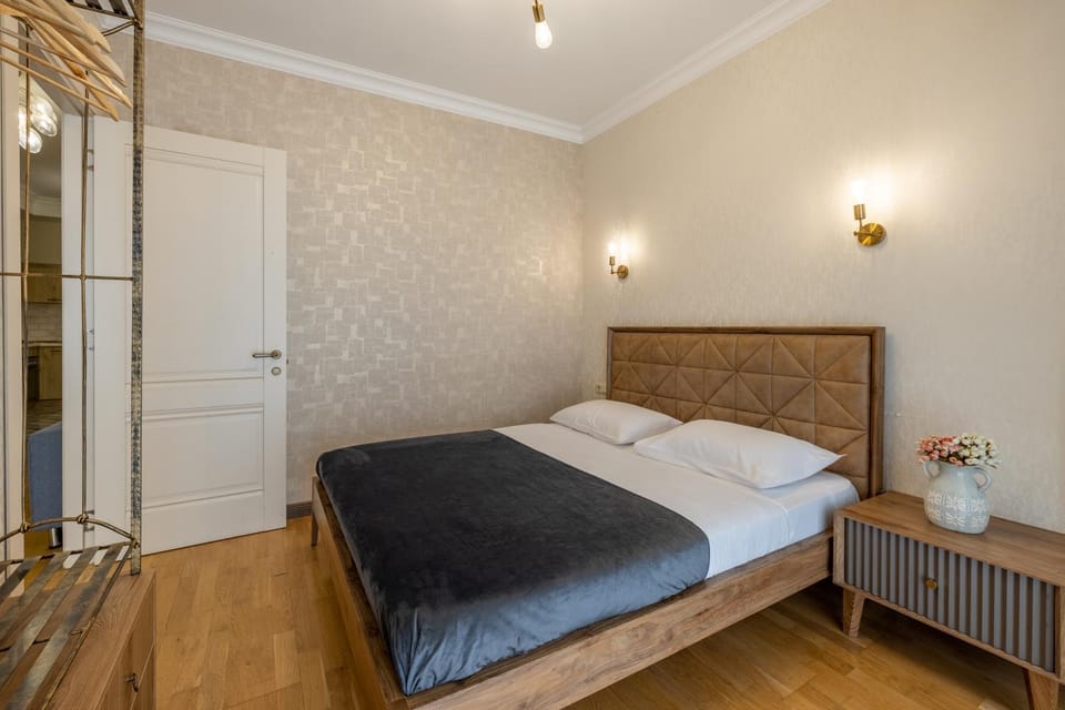 Bed, Photo of the whole room, wardrobe