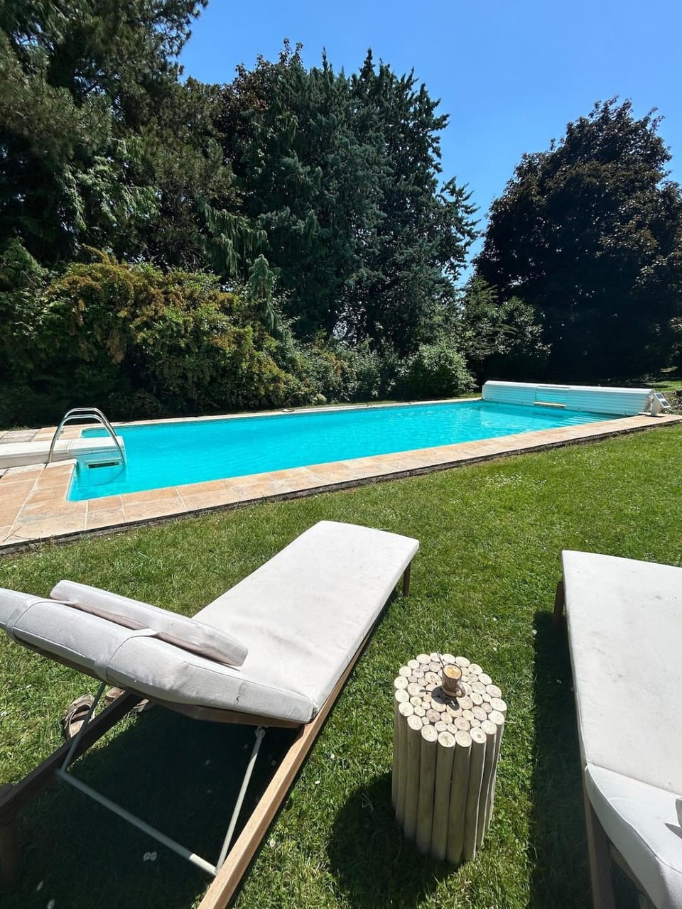 Charmante maison avec piscine privée dans un parc arboré House in Auvergne-Rhône-Alpes