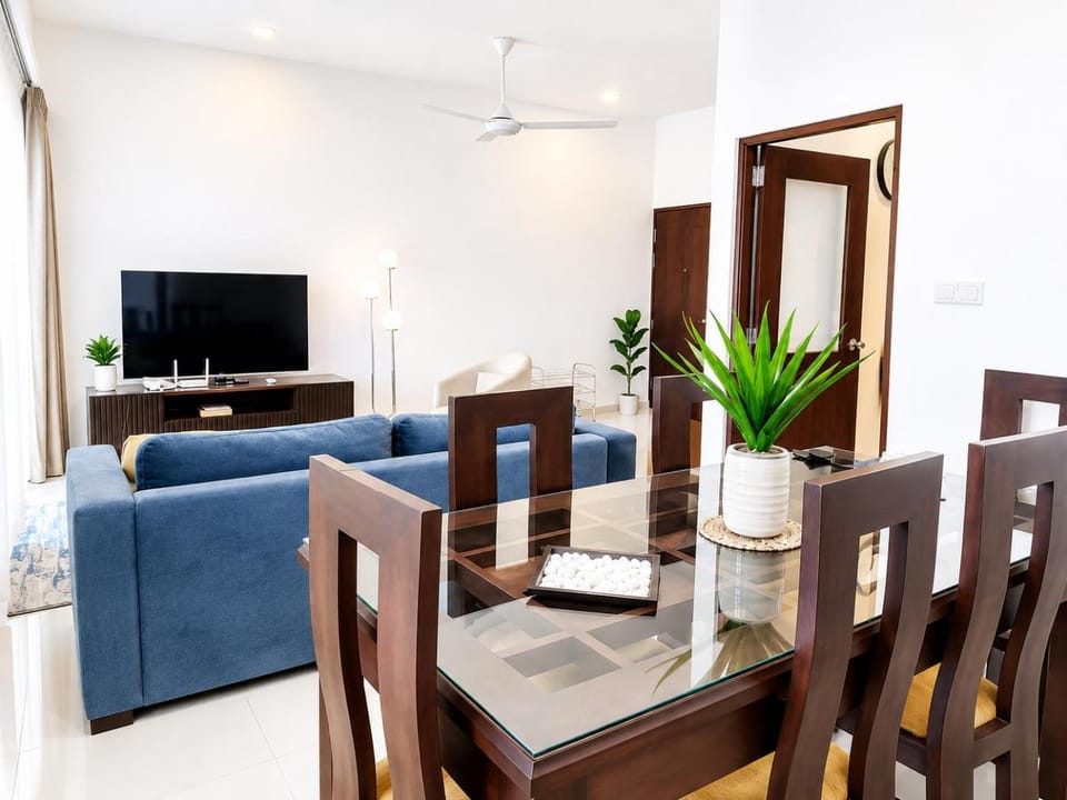 TV and multimedia, Living room, Dining area
