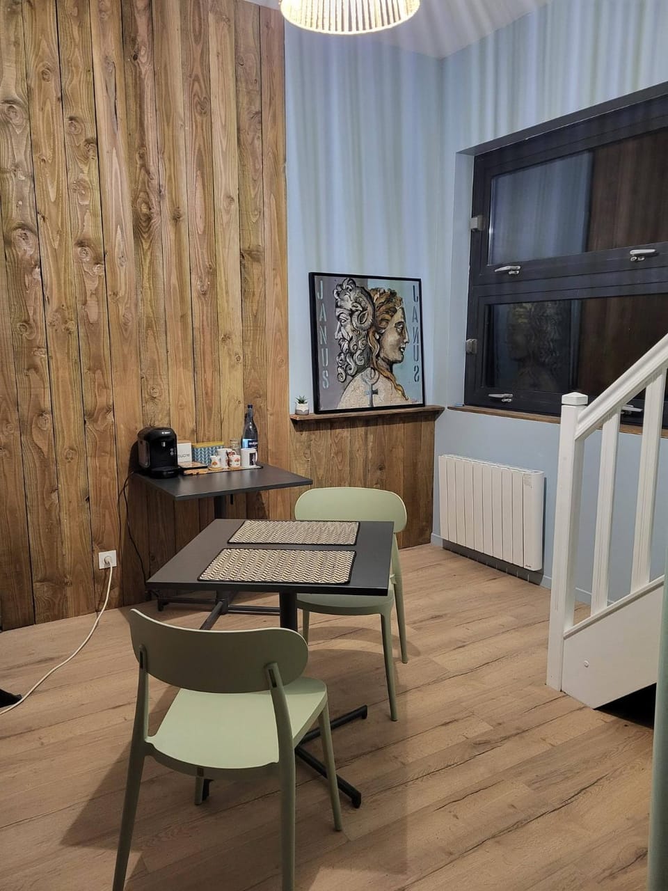 Game Room, Seating area, Dining area