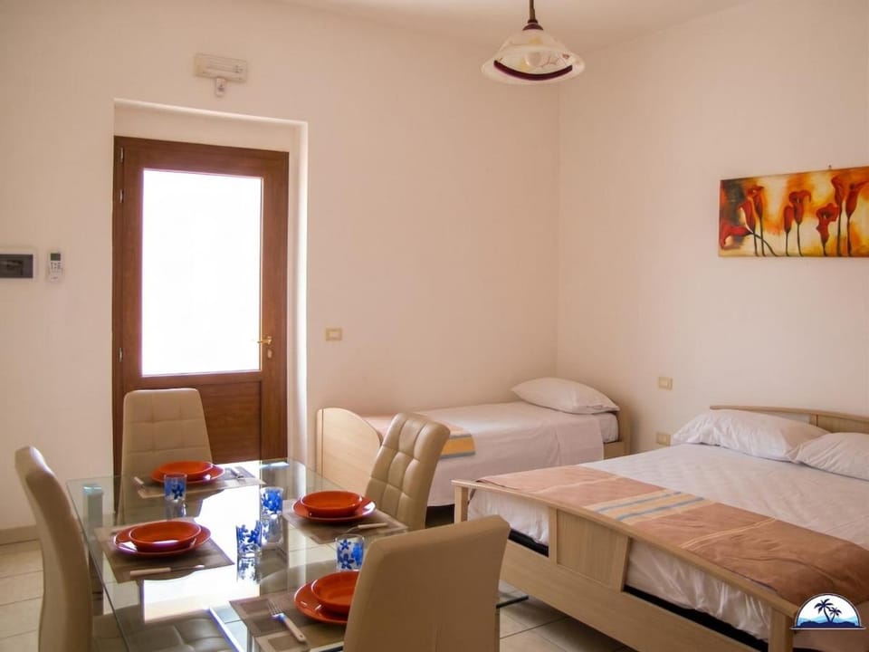 Living room, Photo of the whole room, Bedroom