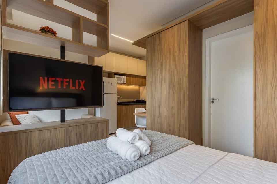 Bed, TV and multimedia, Photo of the whole room, Bedroom, towels, wardrobe