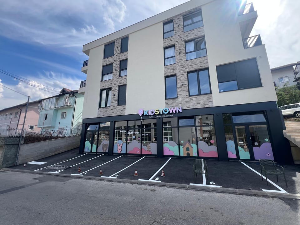 Altum Apartments Sarajevo-Free Private Parking Apartment in Sarajevo
