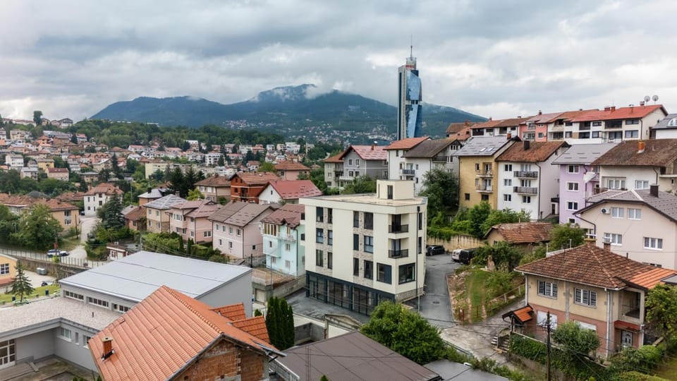 Property building, Nearby landmark, Bird's eye view, City view, Street view, Location