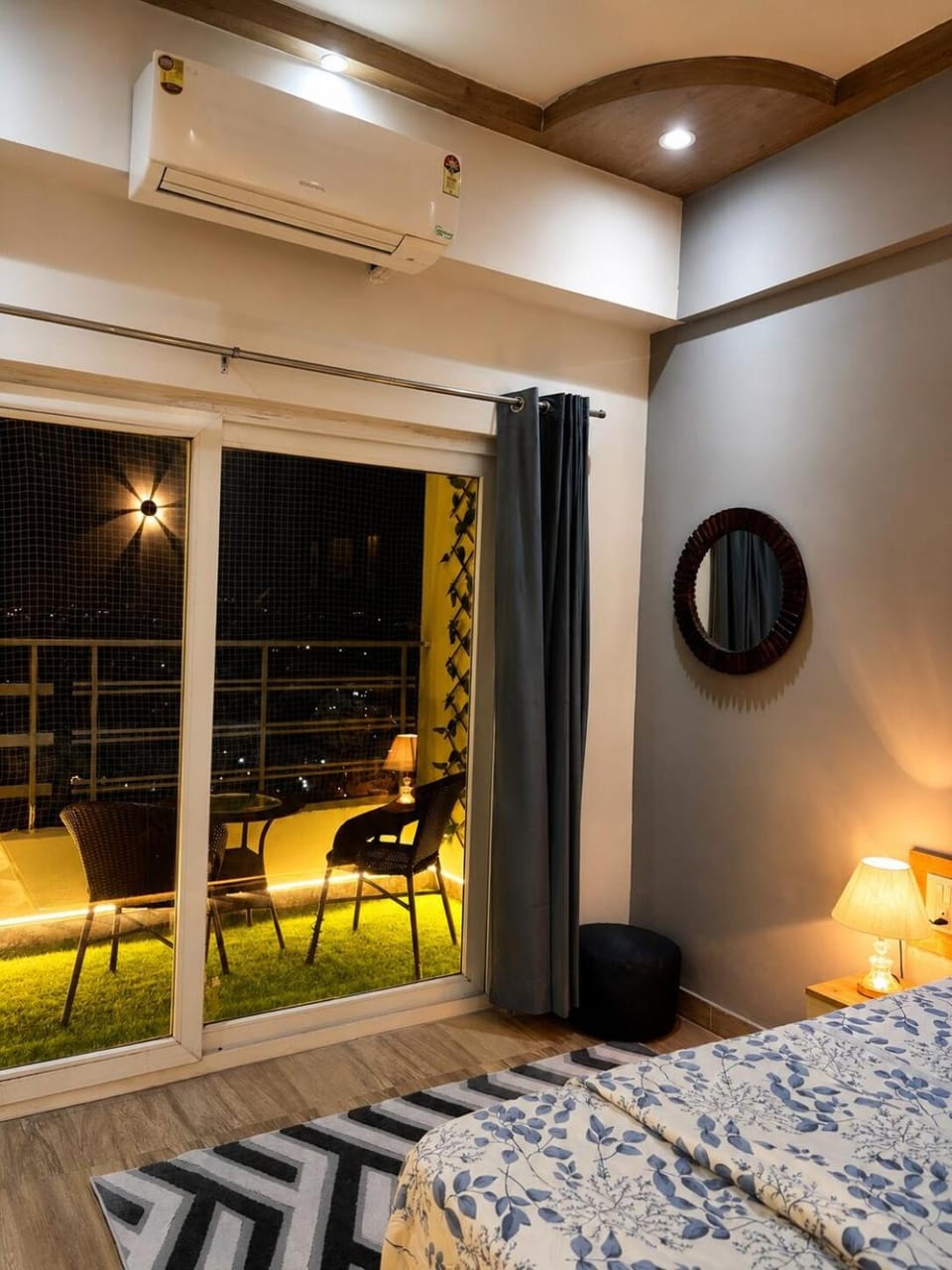 Balcony/Terrace, Photo of the whole room, Seating area, Bedroom