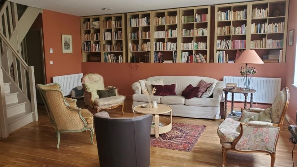 Library, Living room