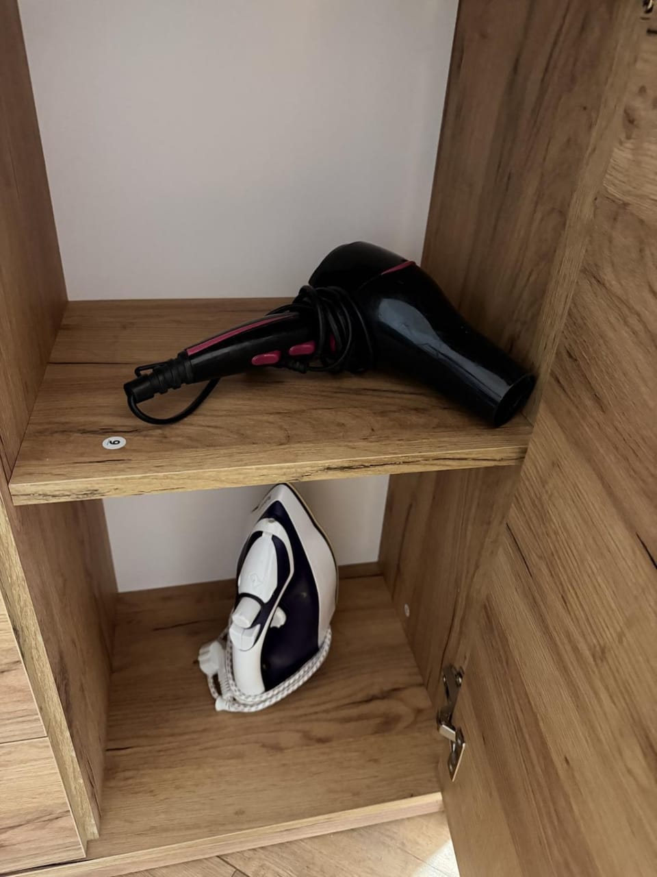 flat iron, hair dryier