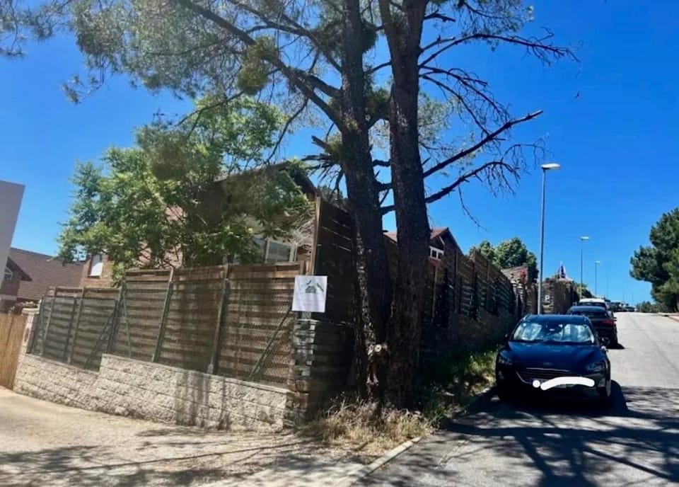Off site, Street view, Parking, acessibility