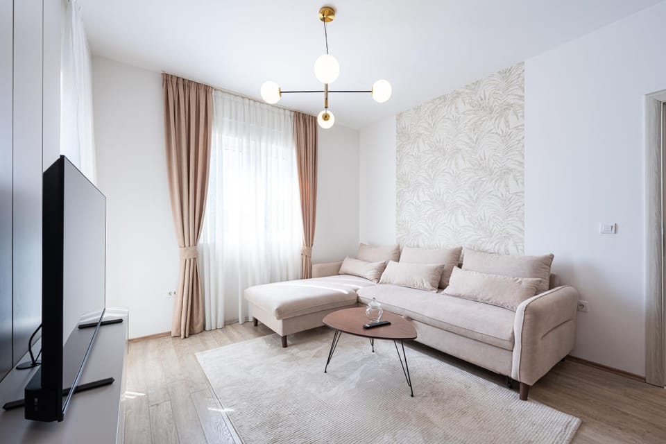 Living room, Seating area, Evening entertainment