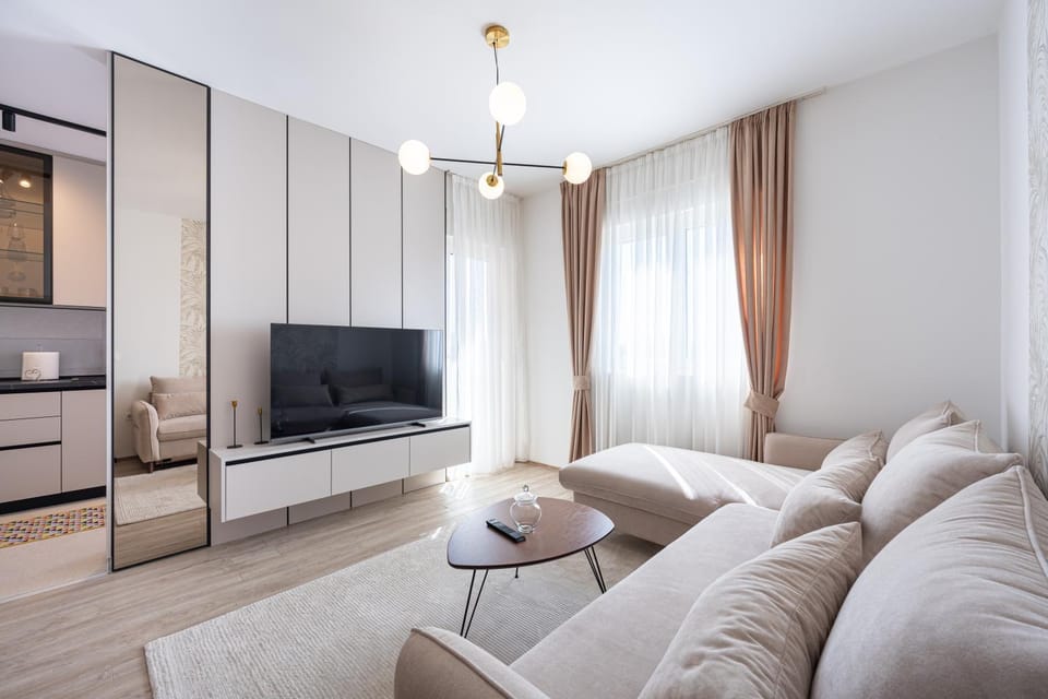 Communal lounge/ TV room, TV and multimedia, Living room, Seating area