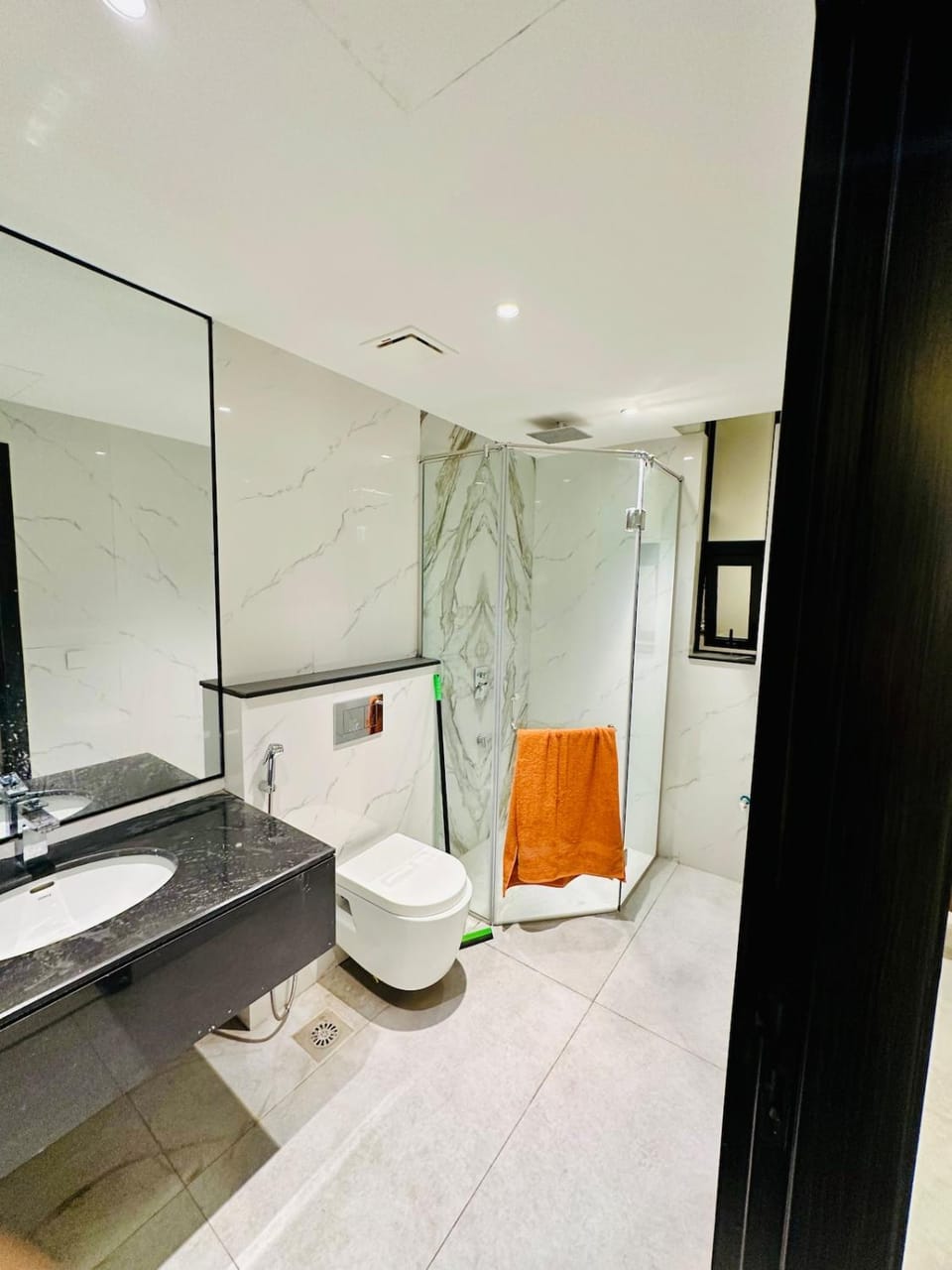 Luxury 1-Bed and 2-Bed Gulberg V Apartment in Lahore