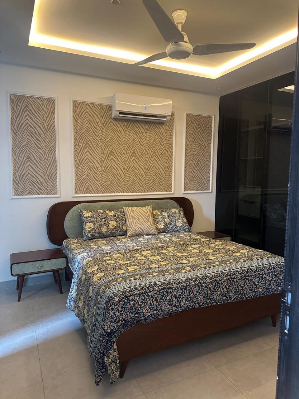 Luxury 1-Bed and 2-Bed Gulberg V Apartment in Lahore