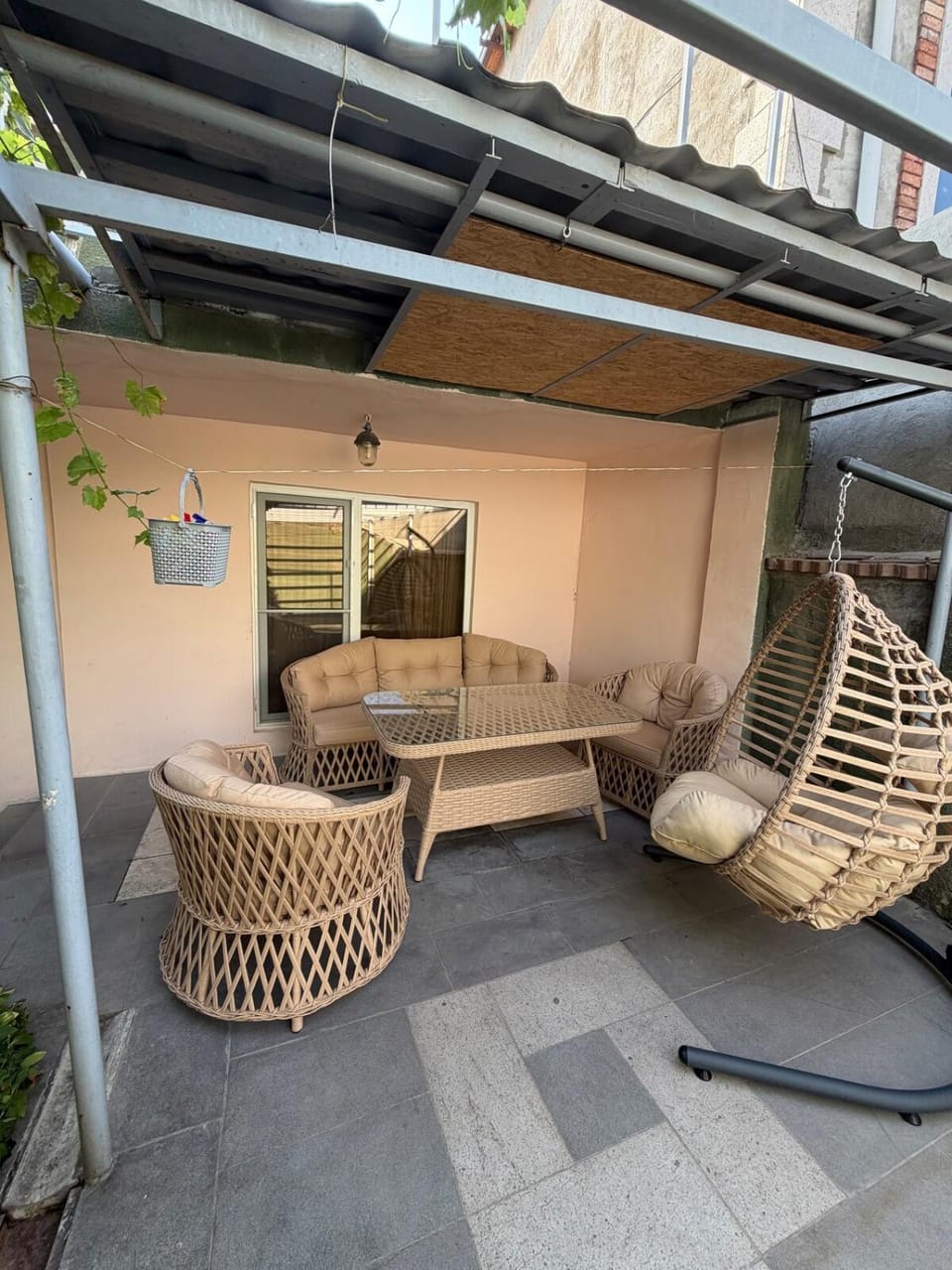 Quiet Garden Retreat Walk to Republic Sq House in Yerevan