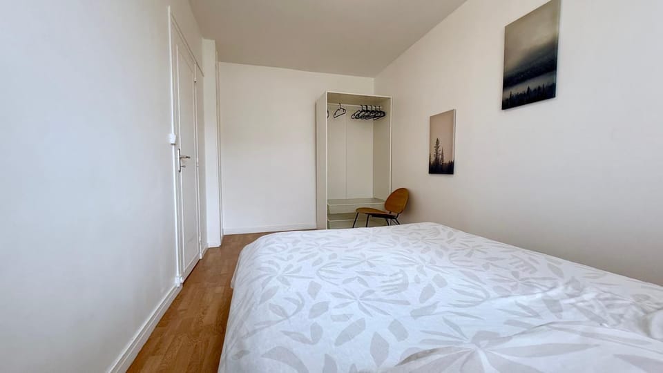Bedroom, heating