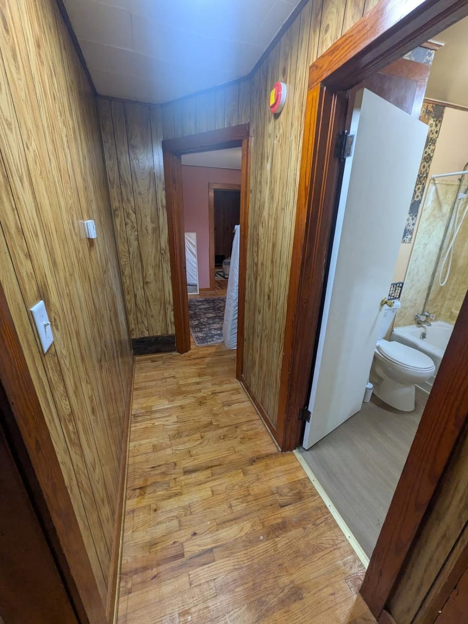 3 Bed/1 Bath Close to Everything in Robinson House in Illinois