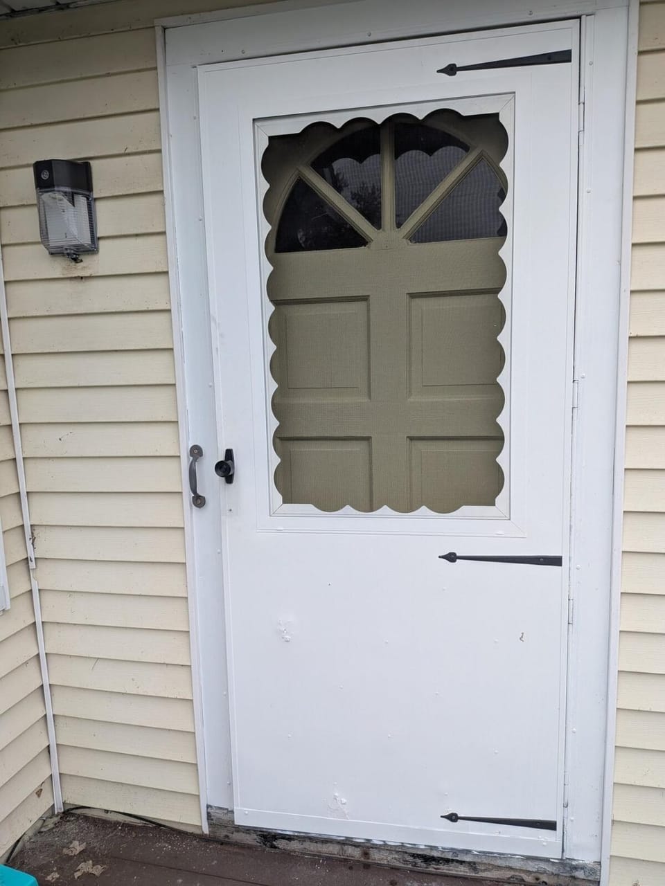 3 Bed/1 Bath Close to Everything in Robinson House in Illinois