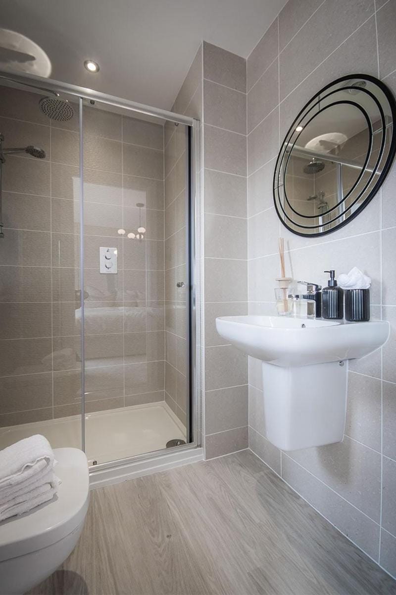 Shower, Toilet, Bathroom