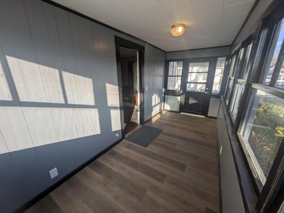 2 Bed/1 Bath Home in the Center of Town House in Illinois