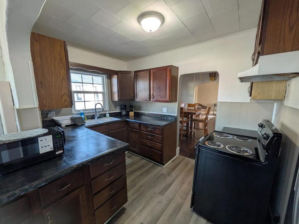 2 Bed/1 Bath Home in the Center of Town House in Illinois