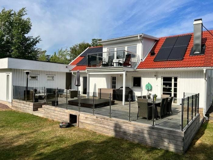 Family Villa with Hot Tub, Near Sea & Nature Villa in Gothenburg