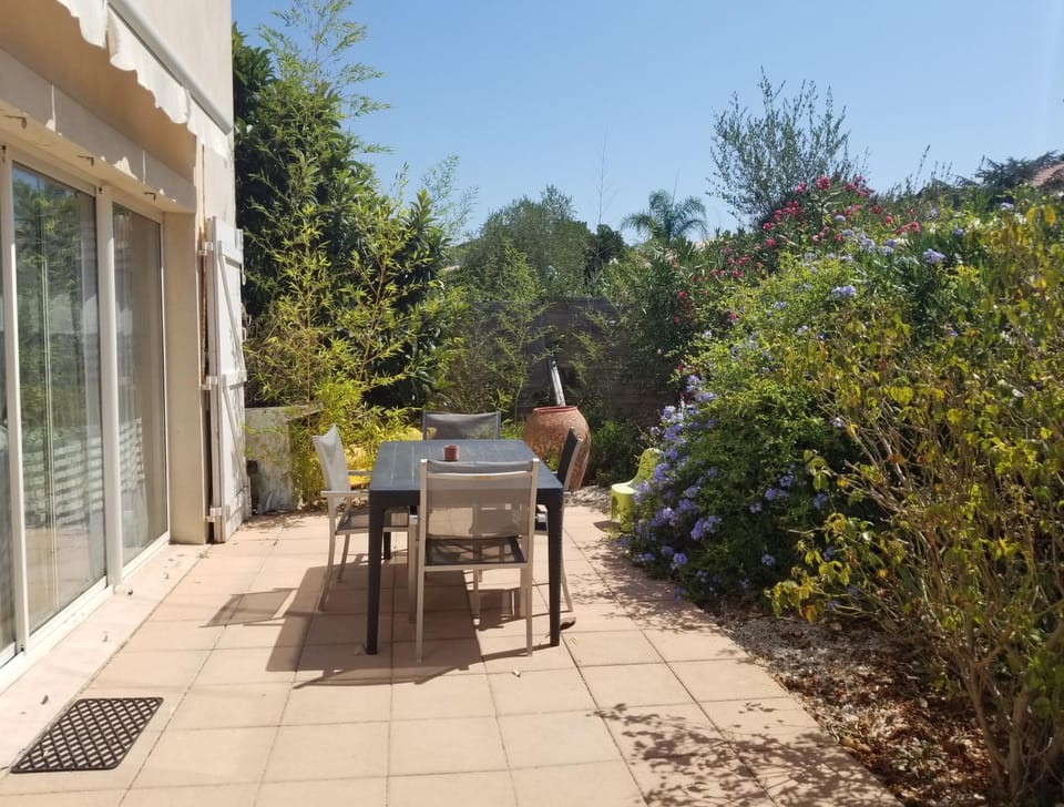 Villa Clair de Lune Vue Mer Chambre 4 personnes Vacation rental in Hyères