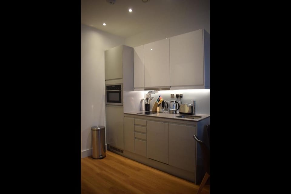 One bed flat with free secure parking in SL1 Apartment in Slough