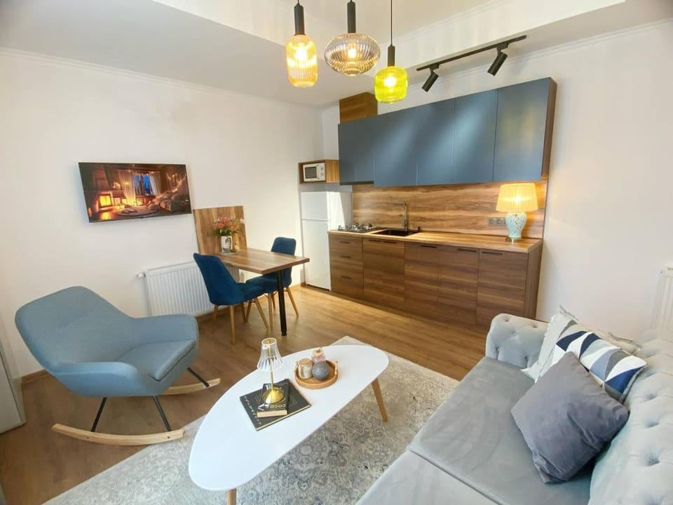 TV and multimedia, Kitchen or kitchenette, Living room, Dining area