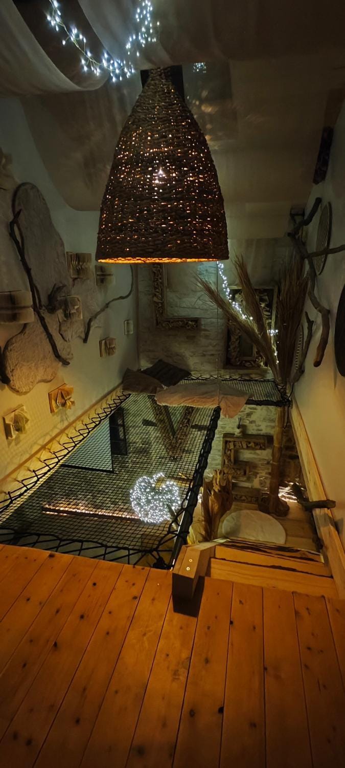 Suite Valhalla Jacuzzi Sauna Cinéma Love Room House in Occitanie