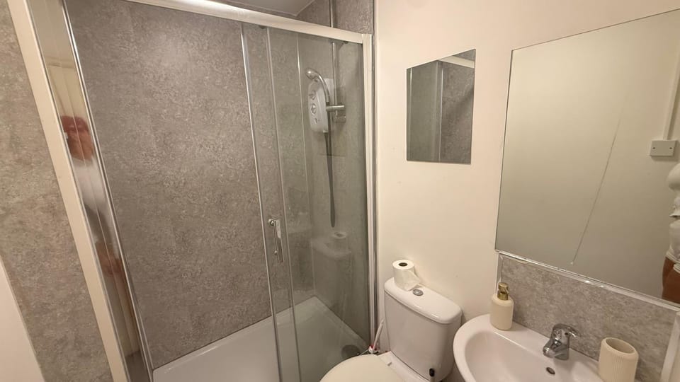 1 bed apartment within a Victorian townhouse Apartment in Hull