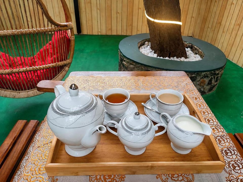 Coffee/tea facilities, Breakfast