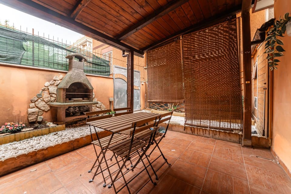 Patio, Kitchen or kitchenette, Living room, Seating area, Dining area