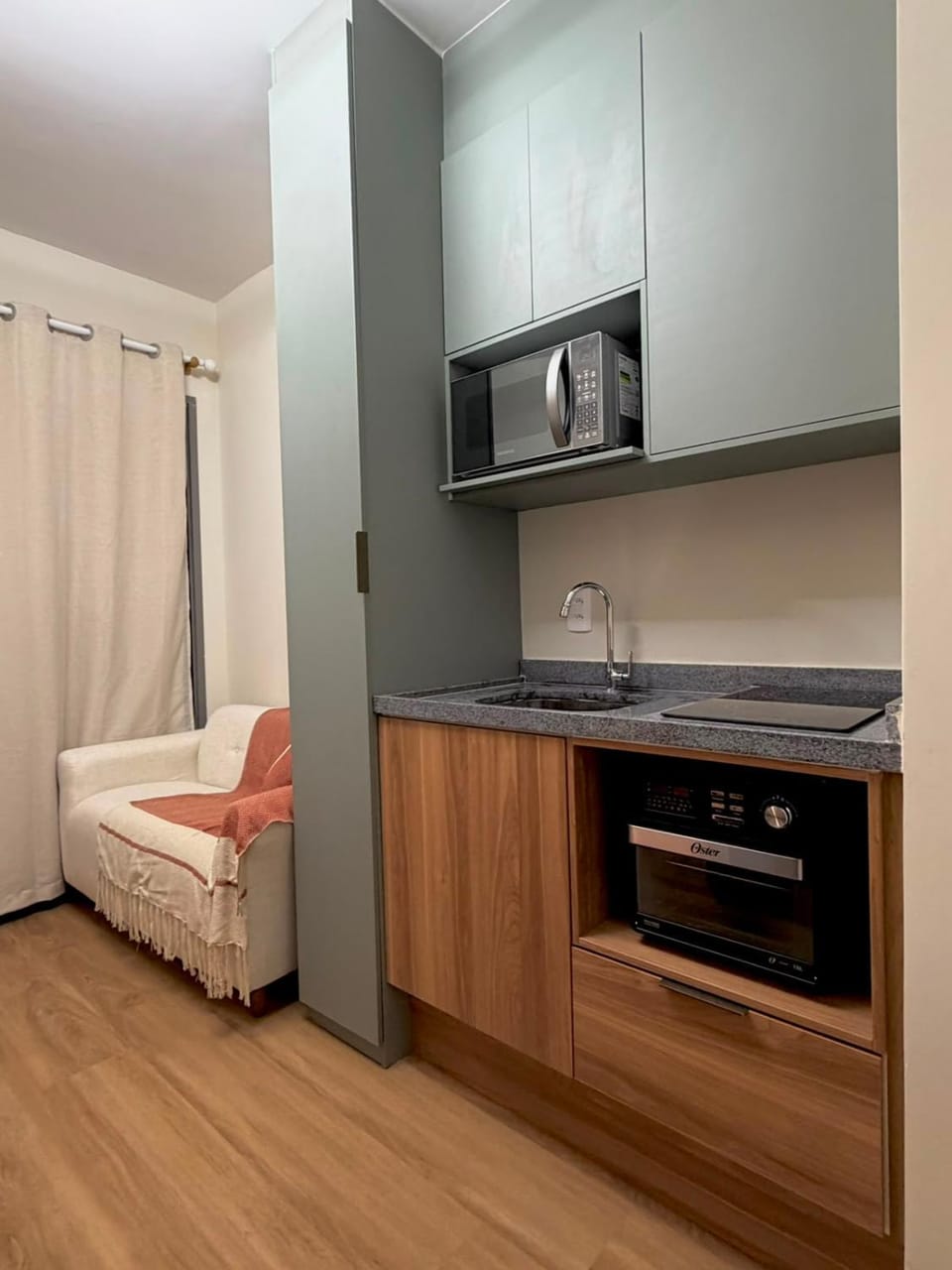 Communal lounge/ TV room, Kitchen or kitchenette, oven