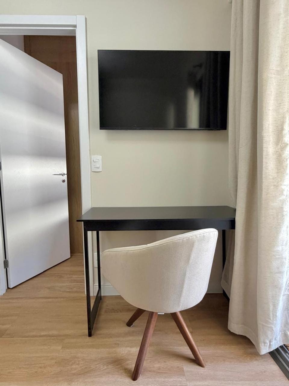 TV and multimedia, Dining area, Seasons