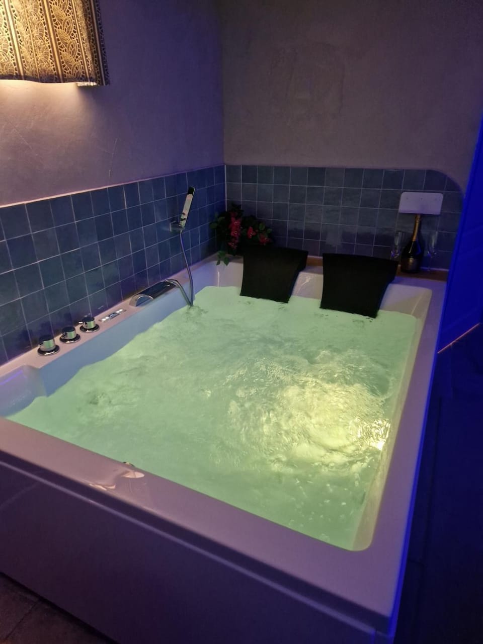 Hot Tub, Bath